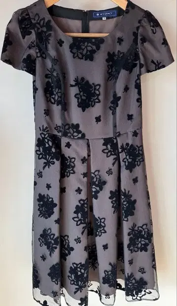 M'S GRACY 플라워 자수 A라인 드레스 그레이