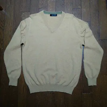 퓨어 캐시미어 100% V넥 니트 베이지 계열 L