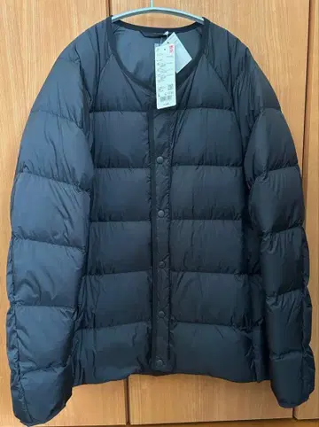 [택 포함 새상품] 유니클로 리사이클 다운 자켓 블랙 L 사이즈