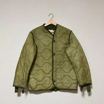 올리브 그린 퀼팅 자켓