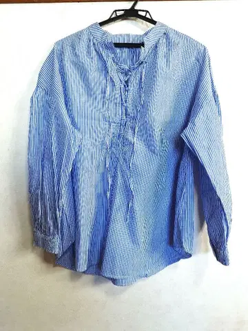 quantisi 블루 화이트 스트라이프 레이스업 셔츠 13호