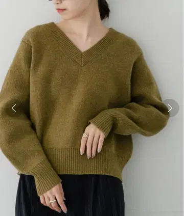 urban research V넥 숏 기장 니트