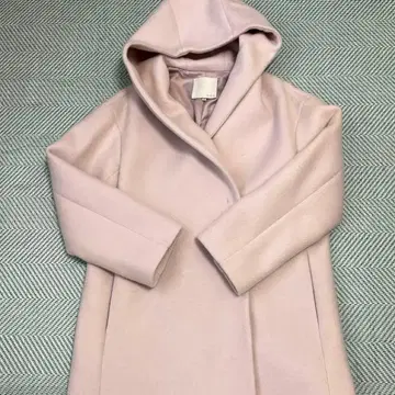 자유구 후드 부착 울 코트