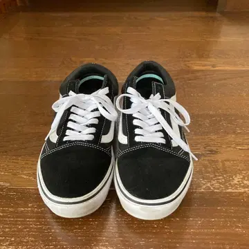 VANS ComfyCush 블랙/화이트 스니커즈