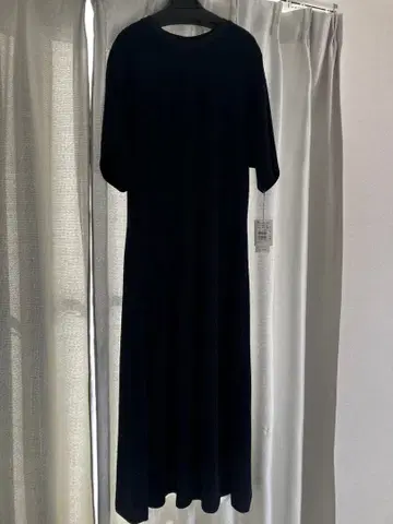 새상품급 미사용 다크 블루 반팔 롱 원피스