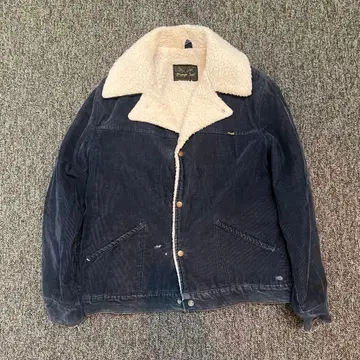 Wrangler (랭글러)의 코듀로이 보아 런치 코트