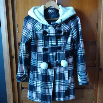 체크 무늬 더플 코트