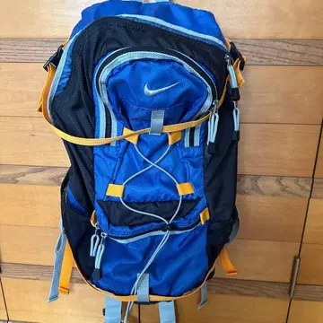 나이키 00s 백팩 은색 택