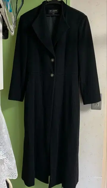 블랙 롱 코트 투버튼