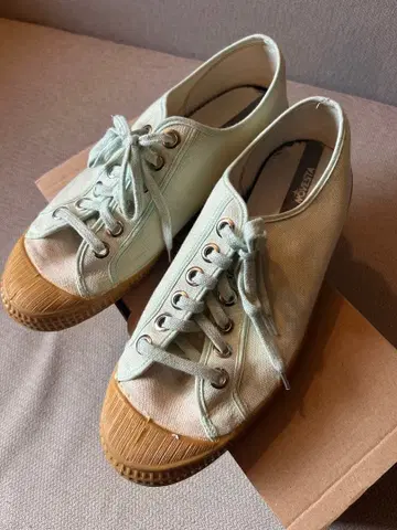 Novesta 스니커즈