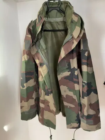 데드스탁 프랑스군 CCE CAMO WATERPROOF 필드 후드티
