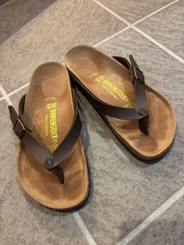 BIRKENSTOCK 브라운 샌들 35