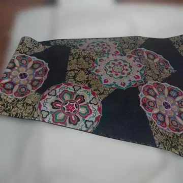 화려한 꽃무늬 블랙 베이스 후쿠로 오비