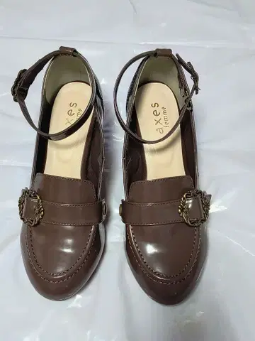 axes 브라운 스트랩 로퍼