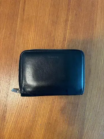 질 샌더 블랙 가죽 접이식 지갑