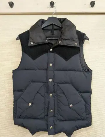 SOPH 코듀로이 절개 나일론 다운 베스트