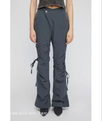 [ 새상품 ] 라구아젬 슬랙스 ASYMMETRY RIBON 플레어 팬츠