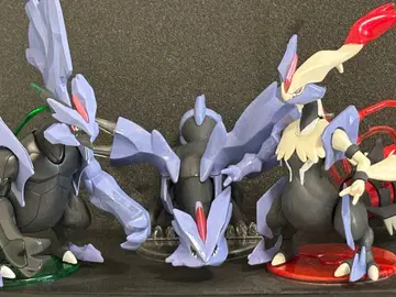 포켓몬 플라모델 큐레무, 블랙큐레무, 화이트큐레무(색이 다른 버전)