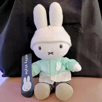[익명 배송] Miffy style 한정판 스노우보드 미피 봉제 인형