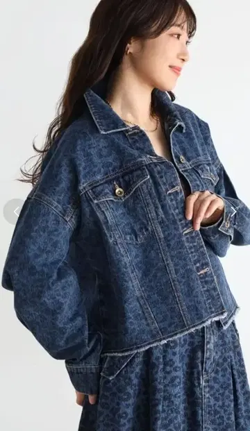 새상품 데님 자켓 애니멀 무늬 표범 블루 스콧 클럽 계열 Vin