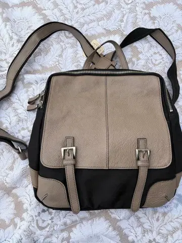 새상품 일본제 베이지와 블랙 백팩