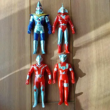 울트라맨 시리즈 소프트 비닐 피규어 4체 세트