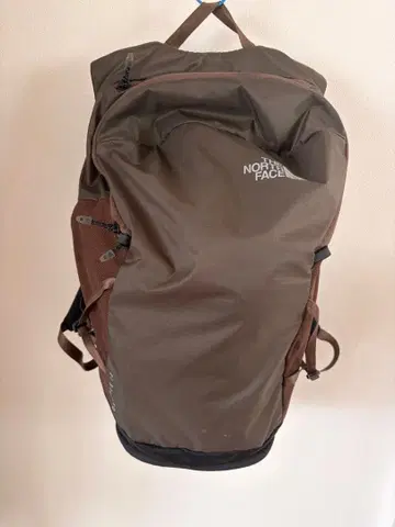 THE NORTH FACE 백팩 브라운