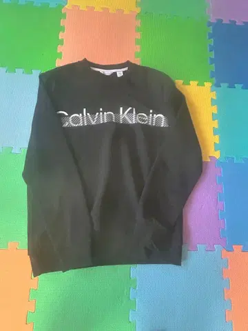 Calvin Klein 블랙 맨투맨 미사용 새상품