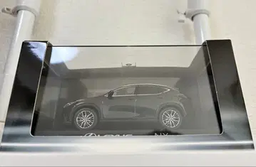 1/43 교쇼 렉서스 NX 블랙