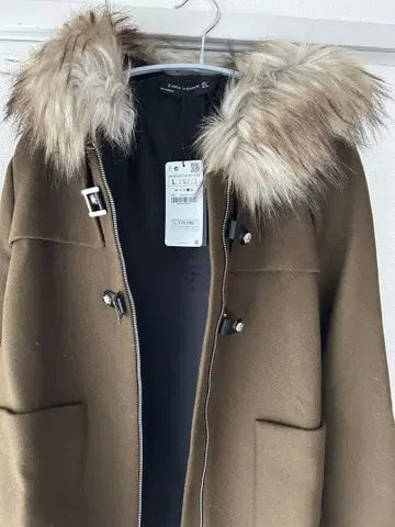 ZARA 퍼 달린 더플 코트 L