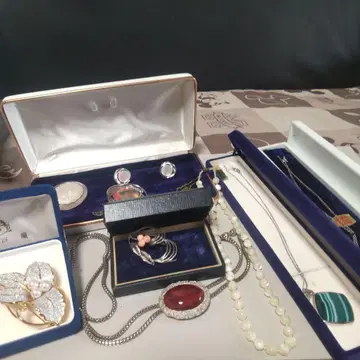 엘레강트한 주얼리 세트