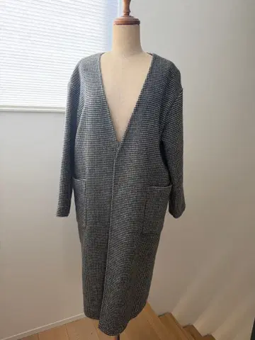 심플리시티에 체크 무늬 리버 코트