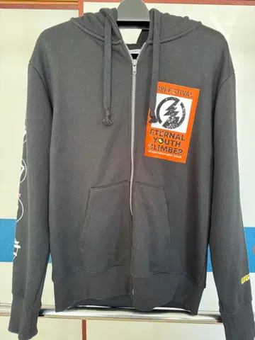 칸쟈니에이또 18 축제 후드티