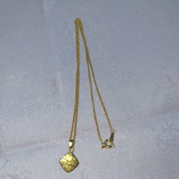 골드 다이아몬드형 펜던트 목걸이