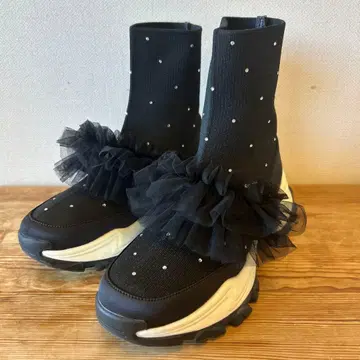 RANDA 2WAY 비쥬 블랙 펄 장식 튤 프릴 부츠