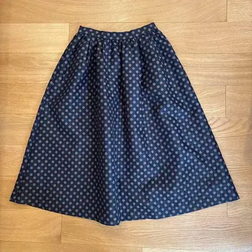 Spickandspan 스픽 앤 스팬 도트 플레어 스커트