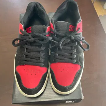 DC 스니커즈 MANTECA4 25.5cm 빨검 박스 포함