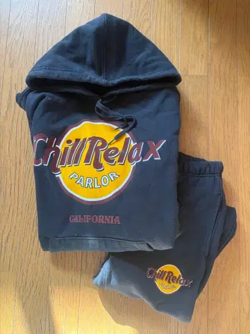 새상품급 Chill Relax 블랙 맨투맨 셋업