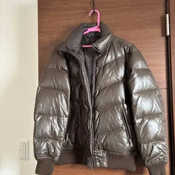 유니클로 프리미엄 다운 자켓 남성용 S 사이즈 브라운