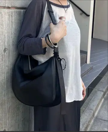 ear PAPILLONNER 이아 파피요네 숄더백 백