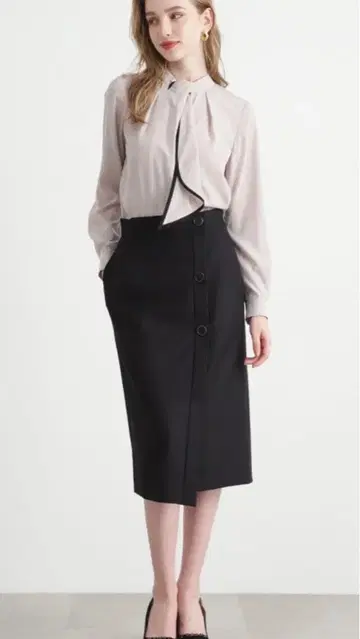 새상품, 미사용 택 포함 PINKY&DIANNE 랩 타이트 스커트