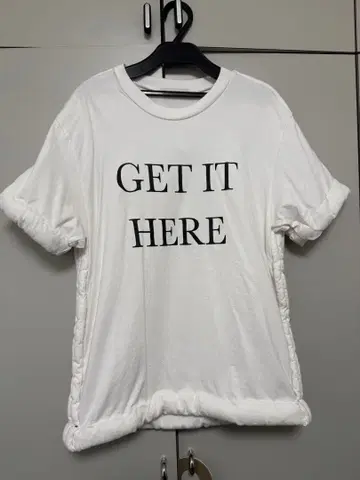 입체 패딩 디자인T셔츠 화이트 GET IT HERE 프린트