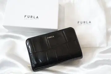 FURLA 악어 엠보싱 접이식 지갑 블랙