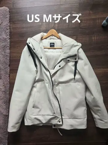 ZARA 후드 부착 화이트 자켓 US M 사이즈
