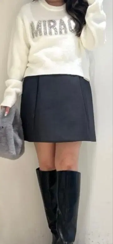 아푸와이저 리셰 비쥬 로고 니트