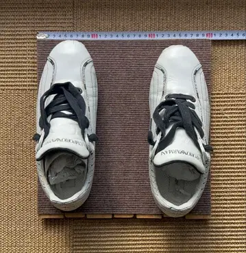 화이트 가죽 스니커즈