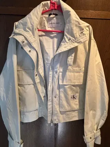 캘빈 클라인 화이트 숏 자켓