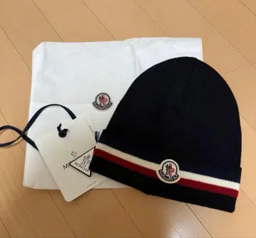 [ 새상품급 선착순 ] MONCLER 블랙 니트 모자 스트라이프 밴딩