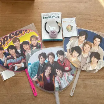 아라시 투어 굿즈 부채, 머리끈, 배지