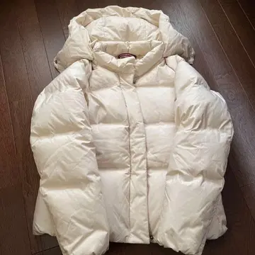 콩트와르 데코토니에 화이트 다운 자켓